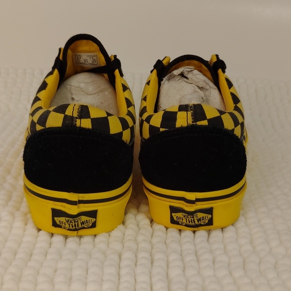 Unisex**Vans Adult Black and Yellow Checkered Sneakers - Picture 3 of 8